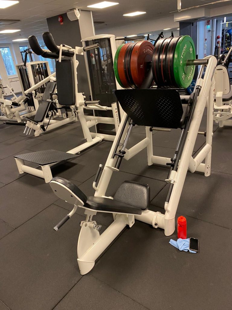 Gym 80 jalka prässi