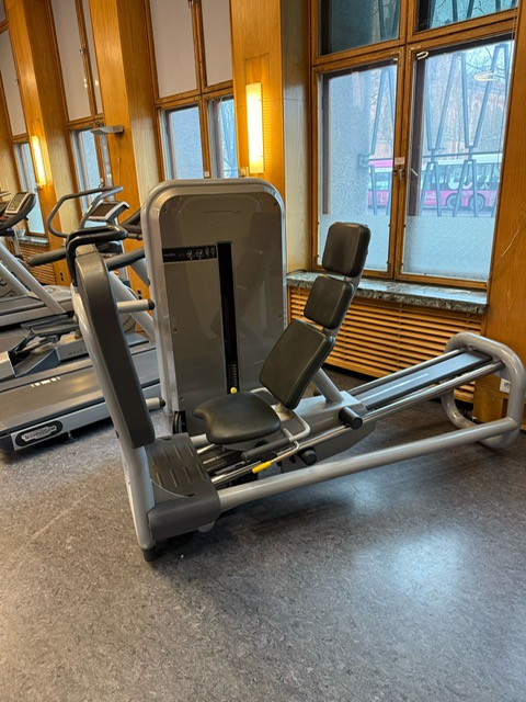 Thecnogym jalkaprässi