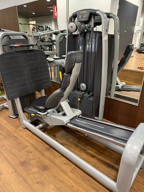 Thecnogym jalkaprässi